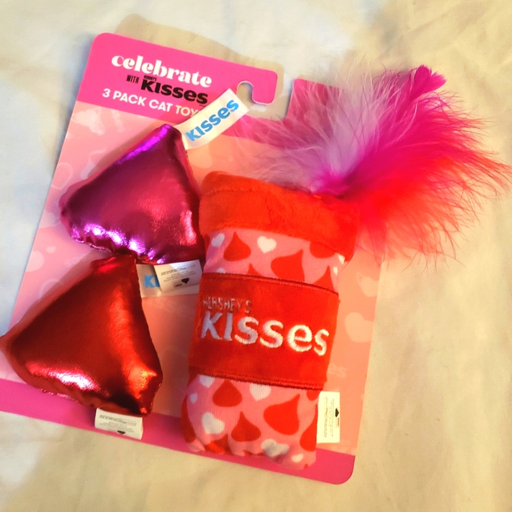 Hershey's Red and Pink Cat Toy Set